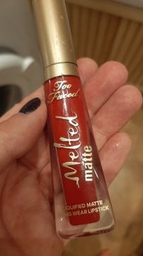 Too faced matte szminka