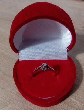 pierścionek zaręczynowy 13 diament 0,08 białe zł 