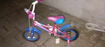 Oddamy rowerek dla dziewczynki 