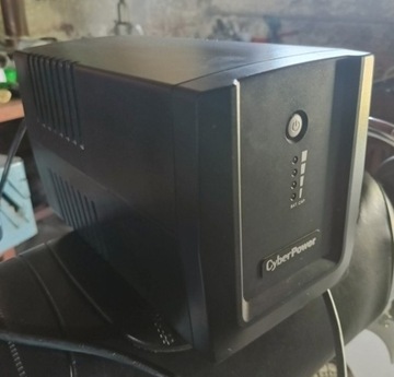 Zasilacz awaryjny UPS 900W CyberPower UT1500E