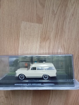 Model Mercedes Benz Ambulance z serii James Bond