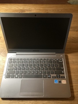 Laptop nieużywany leżak z szafy