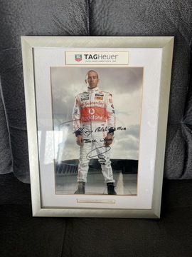 Tag Heuer - Lewis Hamilton - autograf na zdjęciu 