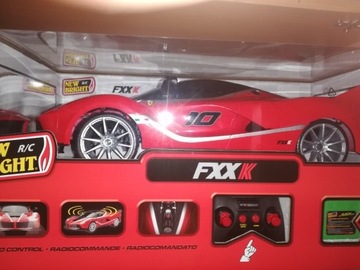 Duze auto Ferrari FXX K