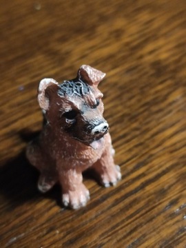 Figurka psa  materiał nieznany