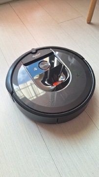 iRobot Roomba i7