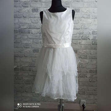 Elegancka sukieneczka dziewczęca biała