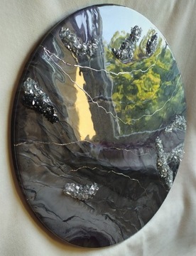 Obraz z żywicy z kryształkami w stylu geode 45cm