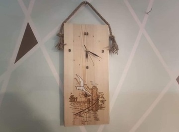 Zegar marynistyczny pirografia, drewno i juta