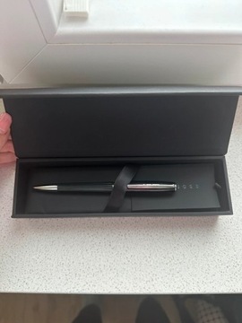 Przepiękny długopis Hugo Boss w eleganckim pudełku