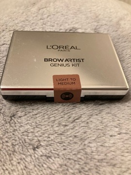 L’Oréal Brow Artist Genius Kit Light to Medium