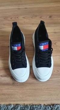 Sprzedam trampki Tommy Hilfiger