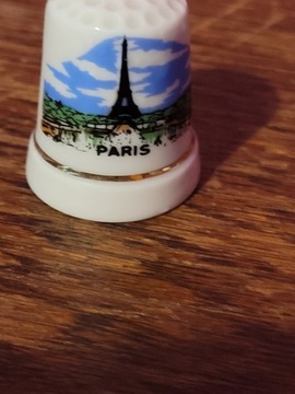 Naparstek porcelanowy bez sygnatury Paris Paryż 