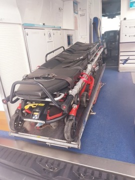 Nosze Ferno Mondial Rs ambulans karetka 