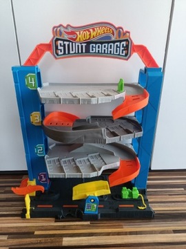 Hot wheels city garage