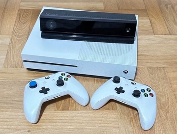 Konsola Xbox One S + Kinect + 2 Pady + 12 Gier