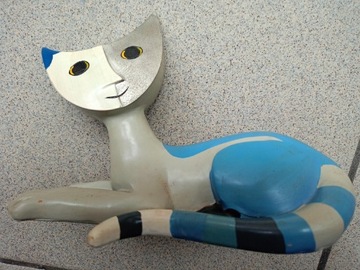 Kot leżący Rosine Wachmeister ,duża figurka.