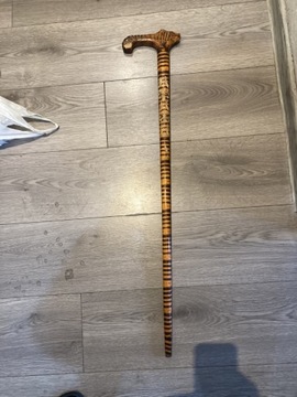 Ręcznie rzeźbiona drewniana laska 87,5cm