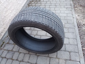 Opona zimowa Bridgestone 235/40/R18