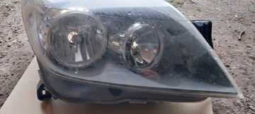 Lampa przednia opel astra H prawa