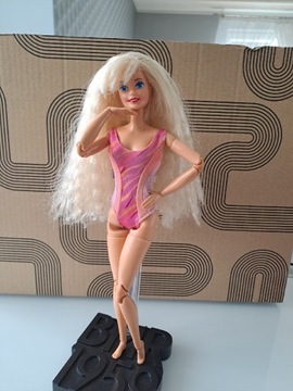 Lalka Barbie made to movew stroju kąpielowym