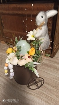 Stroik Wielkanocny Zając z wózkiem Kwiaty Jajka