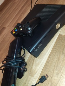 XBOX 360 + Pad Kinect Sprawna w 100%