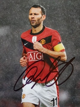 Ryan Giggs autograft plus museum and tour guide