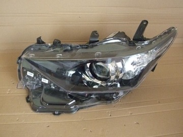 Lampa lewa Toyota Auris lift 90078096