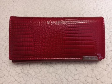 Duży lakierowany portfel damski czerwony 