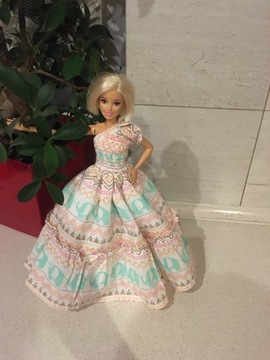 Sukienka dla lalki Barbie