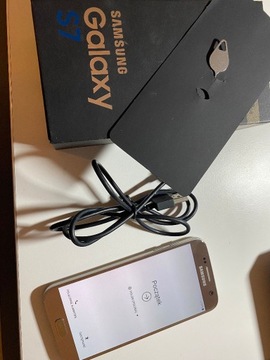 Telefon Samsung Galaxy S7 4GB 32GB złoty