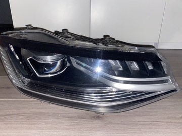 Volkswagen Caddy lampa przednia prawa OE 2k8941036