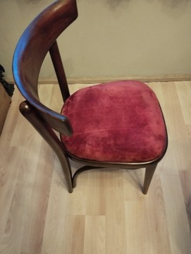 Krzesło drewniane z siedziskiem wyściełane 