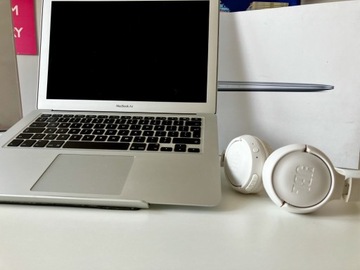 Apple MacBook Air 13" model A1466 (late 2015) + GRATISY