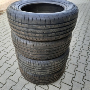 Komplet opon Goodyear Eagle F1 235/60 R18