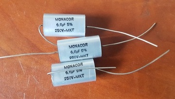 Kondensator foliowy MKT-6,8 mikrofarada/ 250V