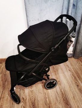 Wózek Marki Cybex S2 Deep Black 