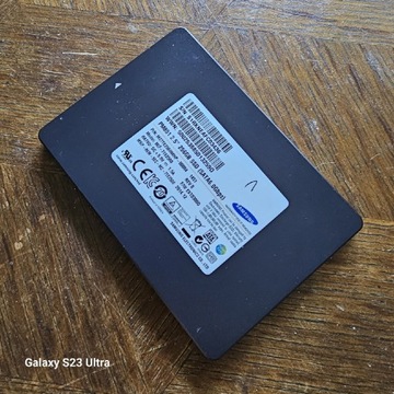 Dysk SSD Samsung 256 GB mało używany MZ-7TE2560 2,5 cala PM851 SATA 6GBps 1