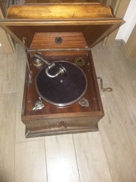 Bardzo stary gramofon
