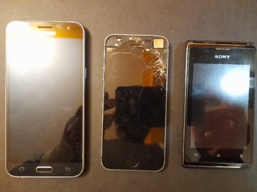 3 Uszkodzone smartfony telefony Sony Samsung Apple