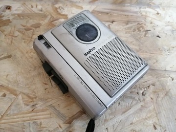 SANYO COMPACT CASSETTE RECORDER TRC-850C