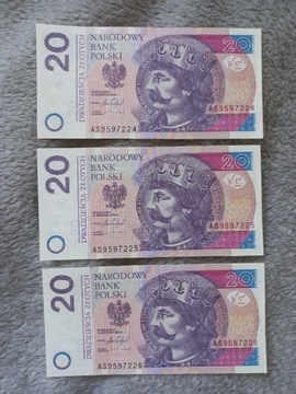 Banknoty 20 zł z kolejnymi po sobie numerami seryjnymi