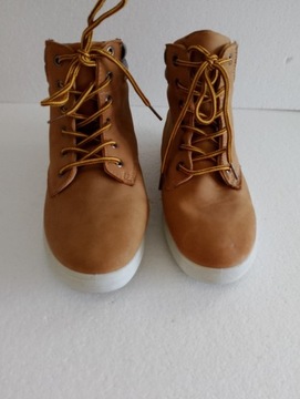 Trampki wzorowane na TIMBERLANDACH r. 38