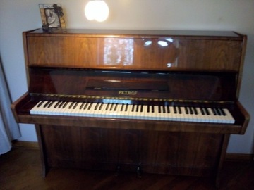 Pianino Petrof