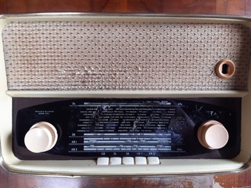 Stare radio lampowe Diora z gramofonem