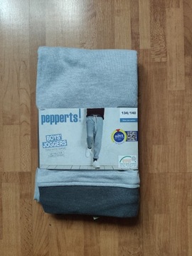 NOWE Spodnie dresowe joggers pepperts! 134/140