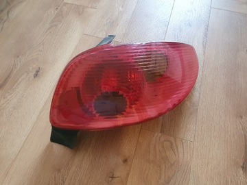 Lampa tył prawa Peugeot 206 PUG stop, oprawki