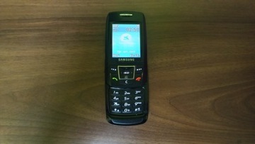 Ładny i działający Samsung SGH-E250 z T-Mobile
