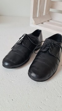 Czarne buty wyjściowe 32 kumunijne